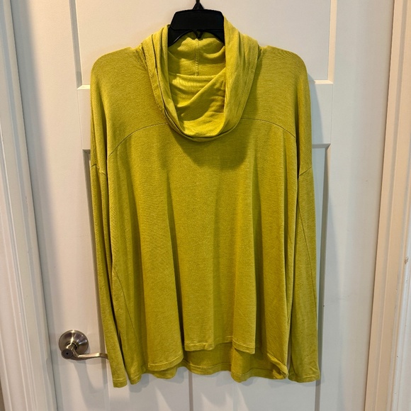 cabi Ease Turtleneck, #4193, S, EUC, Bright Moss - Picture 2 of 10